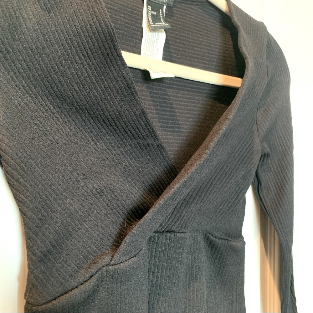 FOREVER 21 Women’s Ribbed Longsleeve V-neck Crossover Sweater Crop Top Small - Picture 6 of 9